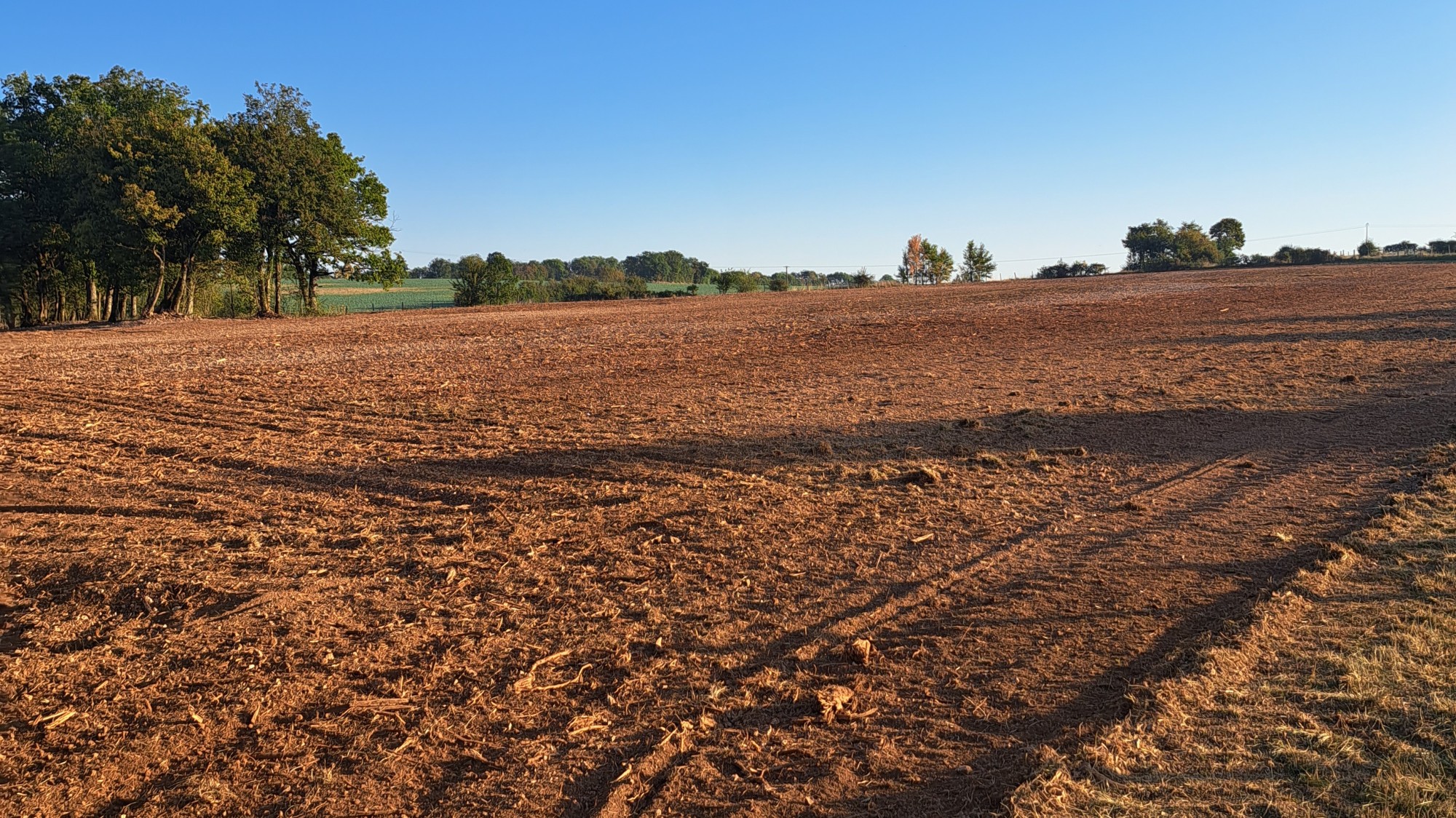 Broyage de pierre par TPF — concassage de pierre calcaire dans le sol en Côte-d'Or