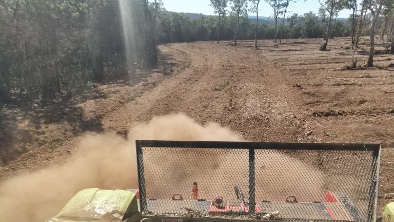 Préparation de sol pour plantation forestière par TPF — broyage et travail du sol sur une parcelle de reboisement en Côte-d'Or